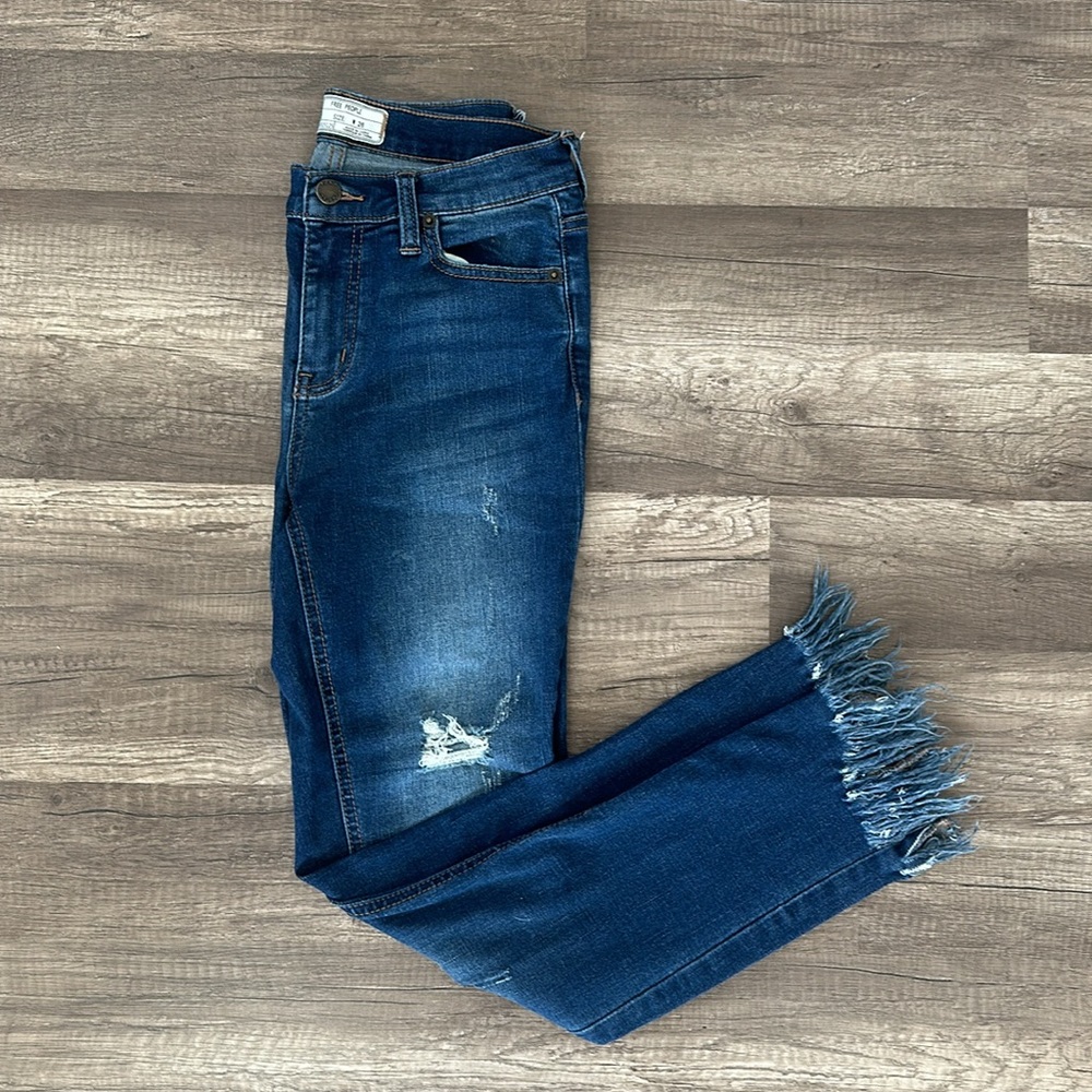 NWOT FREE PEOPLE JEANS - Picture 2 of 4
